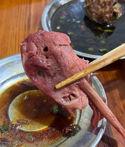 一口气能吃五个的衢州辣鸭头,好吃到让人停不下来呀!(图8) 一口气能吃五个的衢州辣鸭头,好吃到让人停不下来呀!(图8)