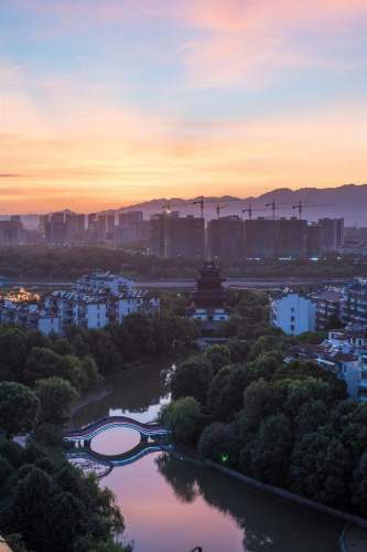 衢州:纯情鸭头火辣辣