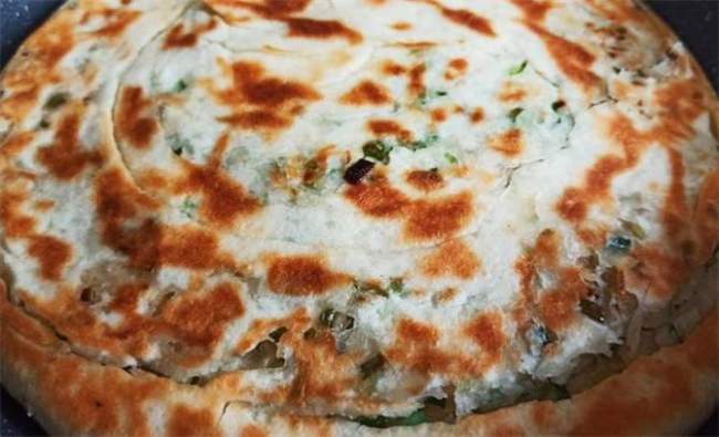 发面葱花饼家常做法,简单快速,烙上一锅不够全家吃,太香了