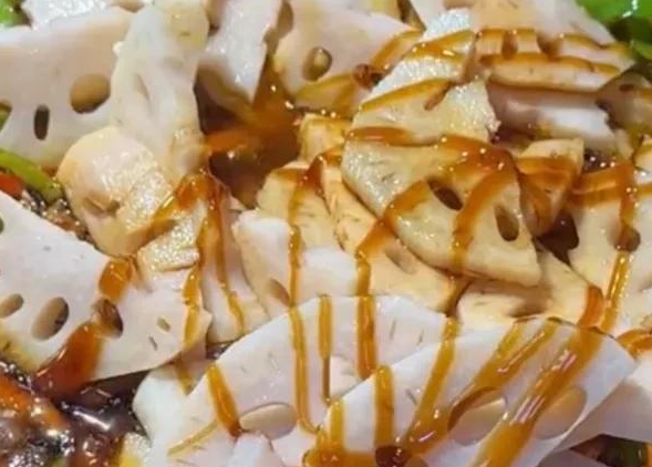 炒莲藕别直接下锅焯水,大厨教你一招,爽口清脆不发黑,太下饭了(图10) image.png