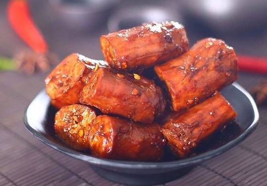 衢州鸭头加盟熟食怎么样?用美味征服消费者的心!