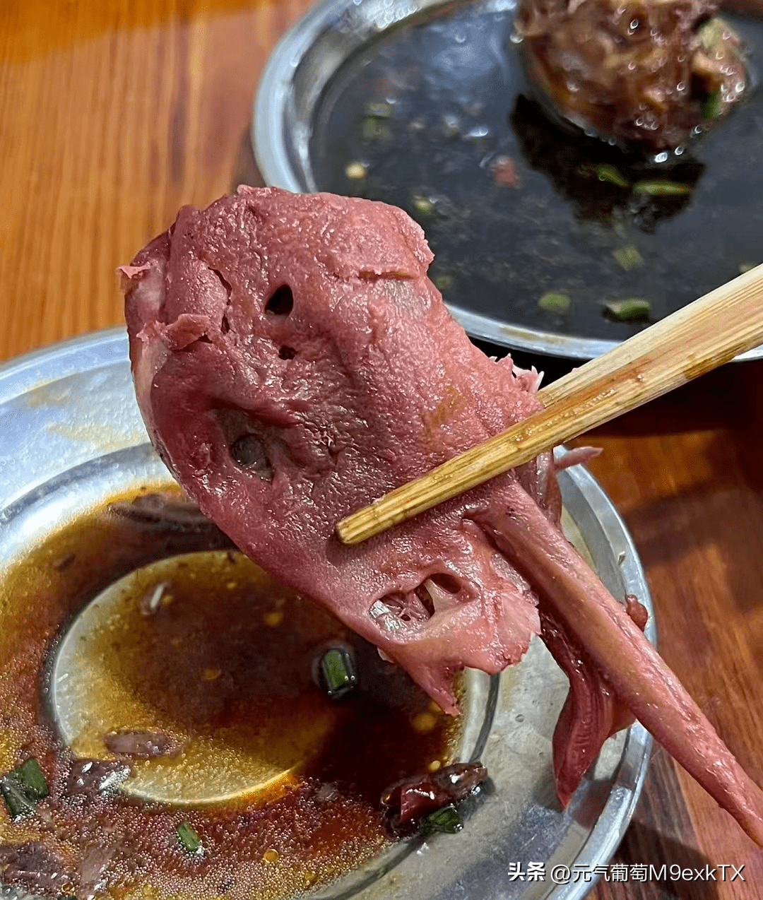 一口气能吃五个的衢州辣鸭头,好吃到让人停不下来呀!(图3) 一口气能吃五个的衢州辣鸭头,好吃到让人停不下来呀!(图3)