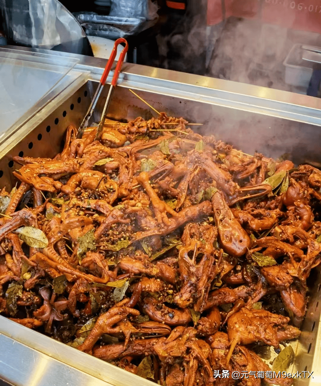 一口气能吃五个的衢州辣鸭头,好吃到让人停不下来呀!(图7) 一口气能吃五个的衢州辣鸭头,好吃到让人停不下来呀!(图7)