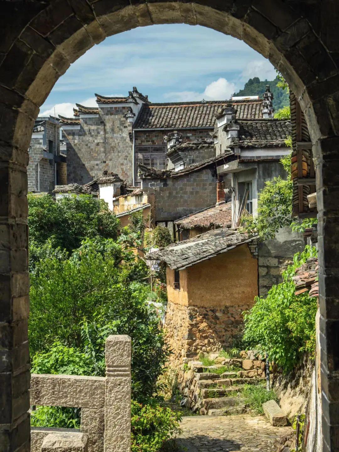 它是江浙沪最没存在感的城市,景区更是免费,出名的却只有鸭头!(图10) 它是江浙沪最没存在感的城市,景区更是免费,出名的却只有鸭头!(图10)
