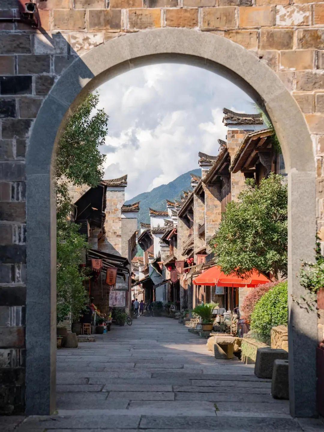 它是江浙沪最没存在感的城市,景区更是免费,出名的却只有鸭头!(图15) 它是江浙沪最没存在感的城市,景区更是免费,出名的却只有鸭头!(图15)